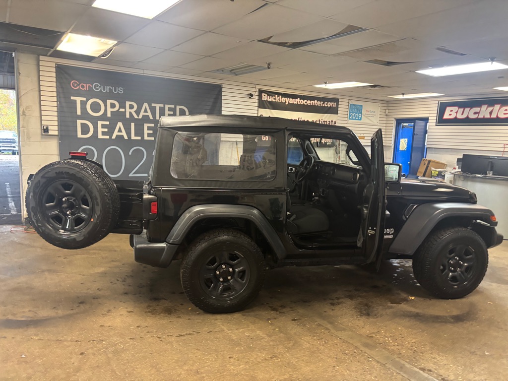 Photo 32 of this JEEP WRANGLER