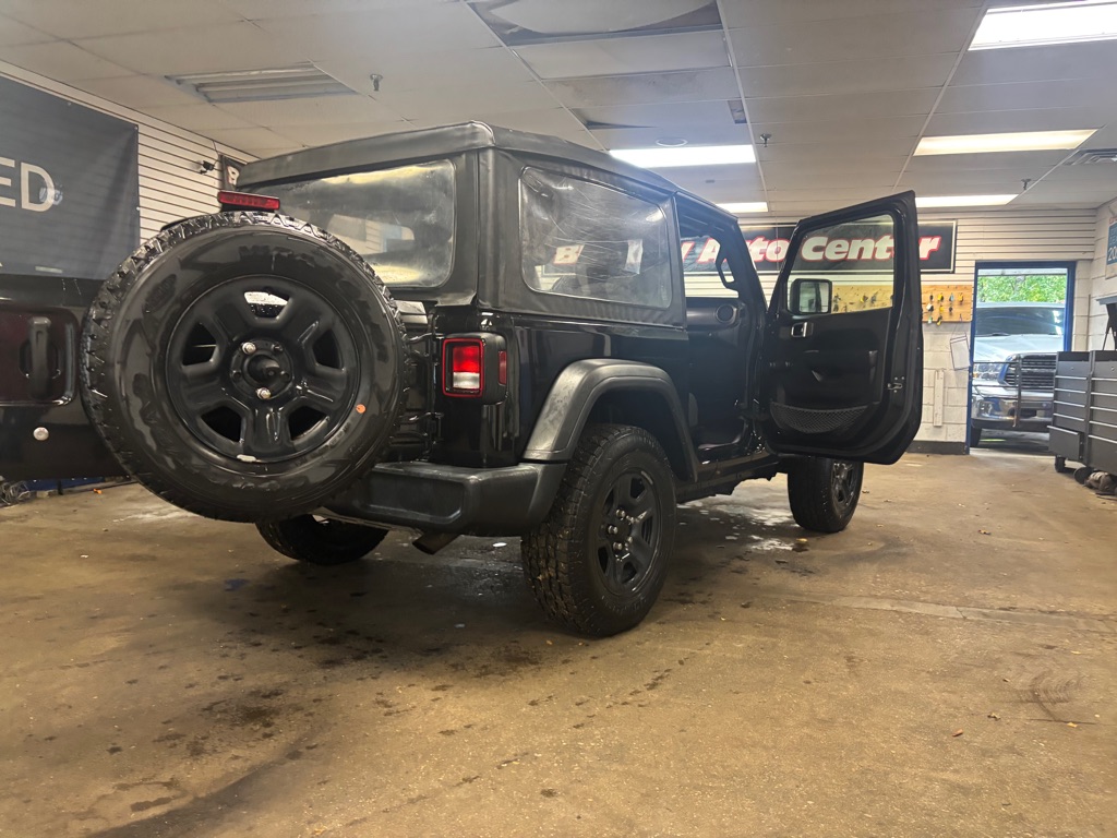 Photo 31 of this JEEP WRANGLER