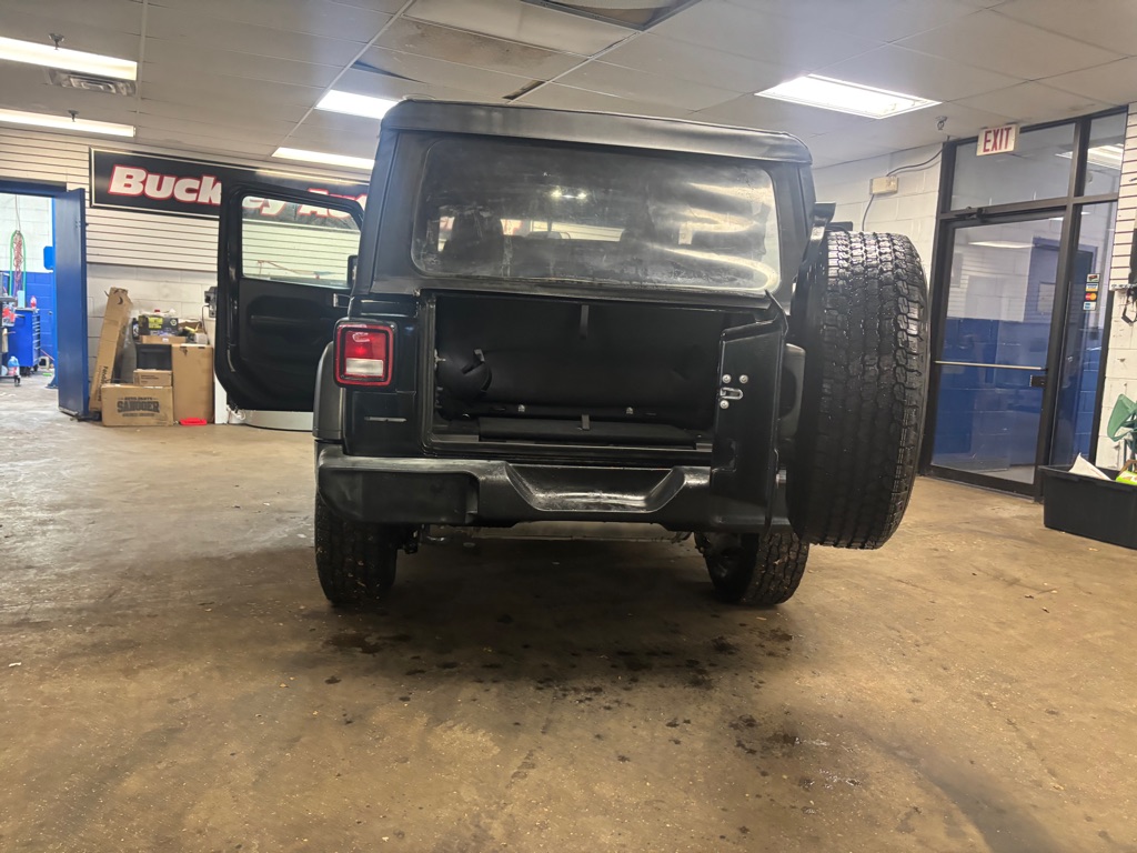 Photo 29 of this JEEP WRANGLER