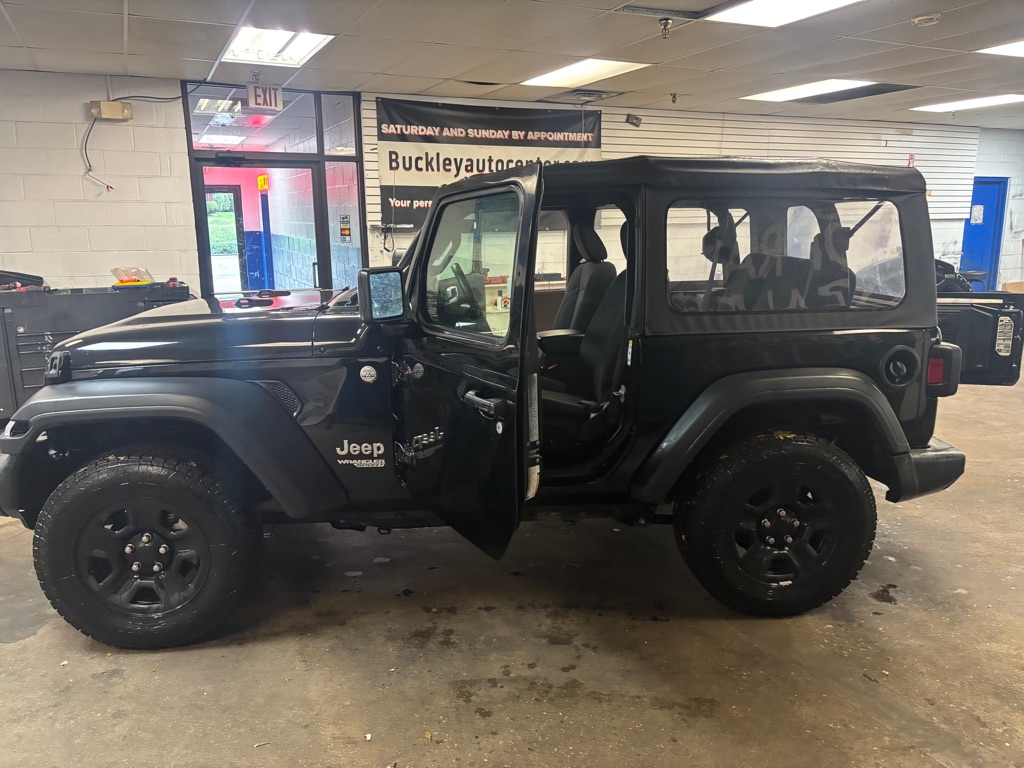 Photo 24 of this JEEP WRANGLER