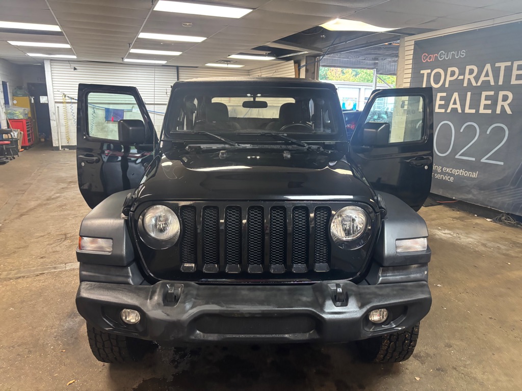 Photo 19 of this JEEP WRANGLER