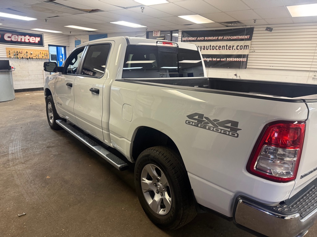 Photo 5 of this RAM 1500