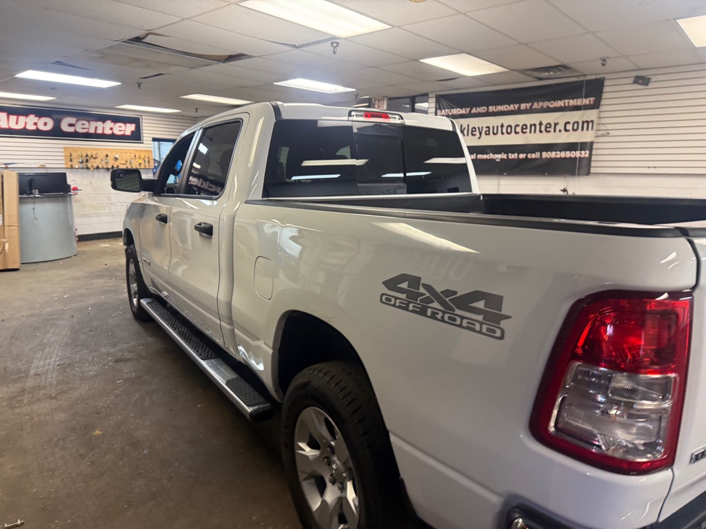 Photo 7 of this RAM 1500
