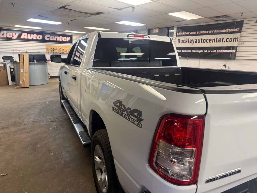 Photo 6 of this RAM 1500