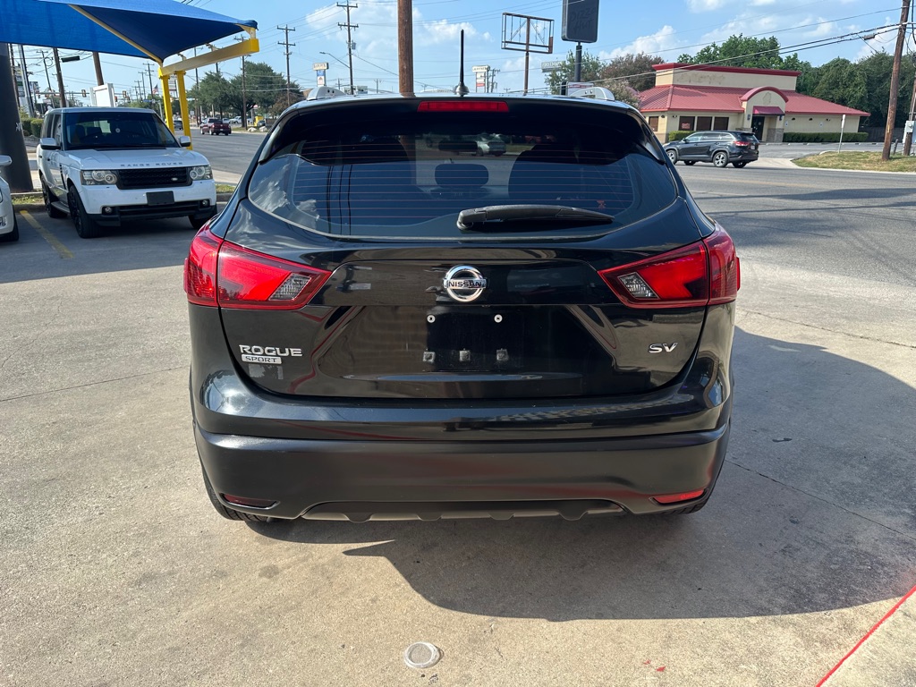 Photo 4 of this NISSAN ROGUE SPORT