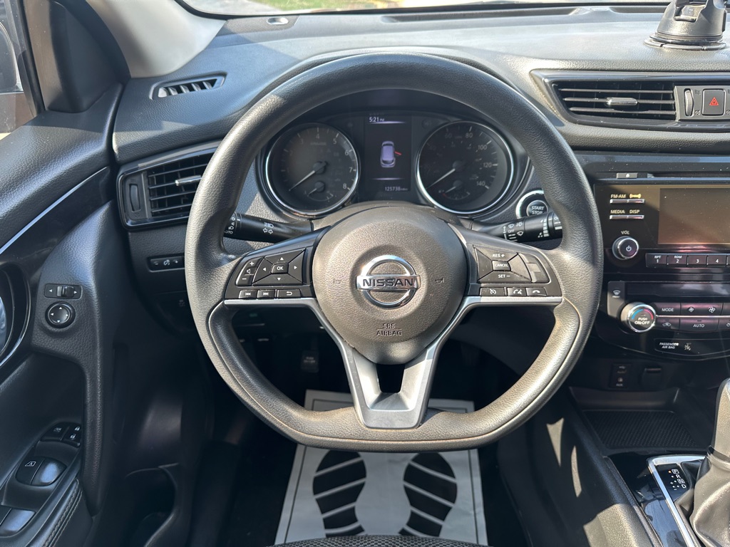 Photo 13 of this NISSAN ROGUE SPORT