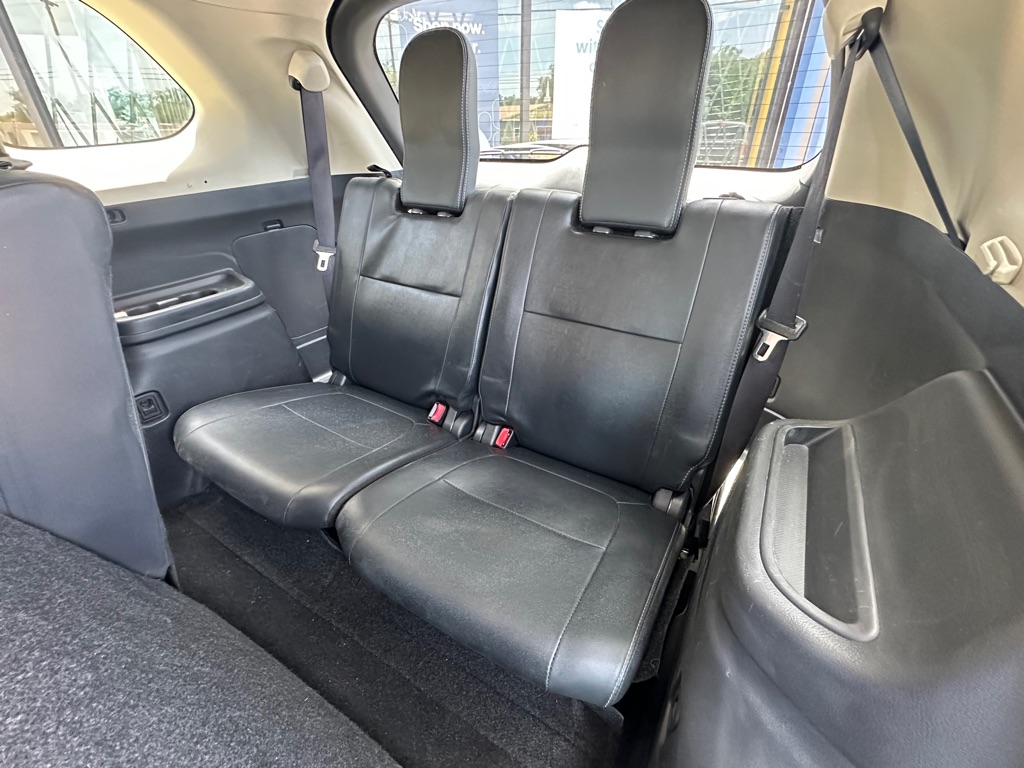 Photo 17 of this MITSUBISHI OUTLANDER