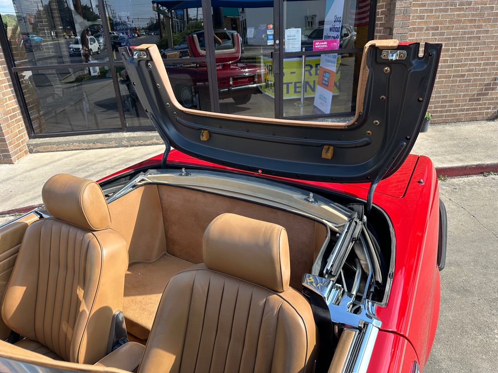 Photo 34 of this MERCEDES-BENZ 560