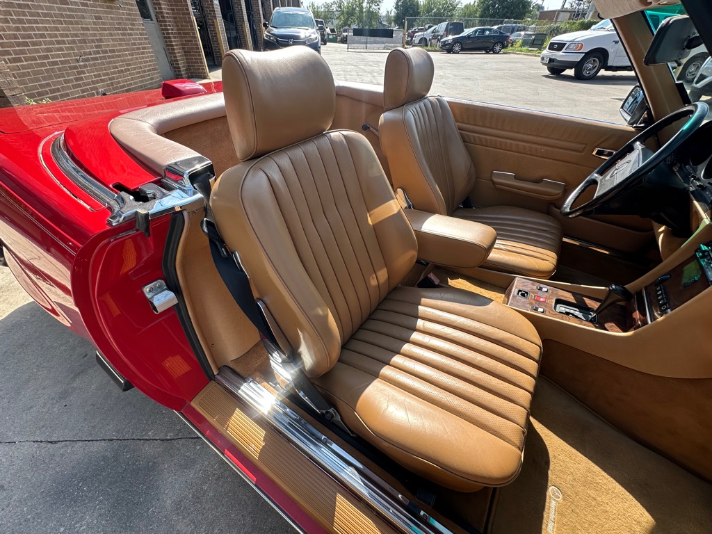 Photo 13 of this MERCEDES-BENZ 560