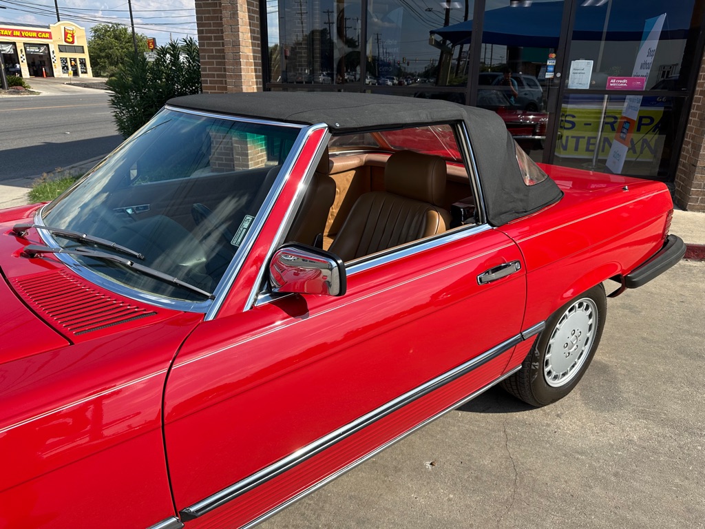 Photo 29 of this MERCEDES-BENZ 560