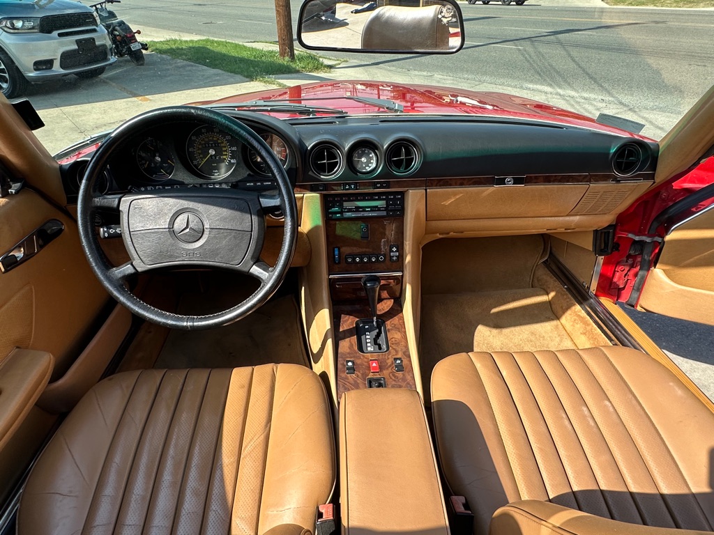 Photo 12 of this MERCEDES-BENZ 560