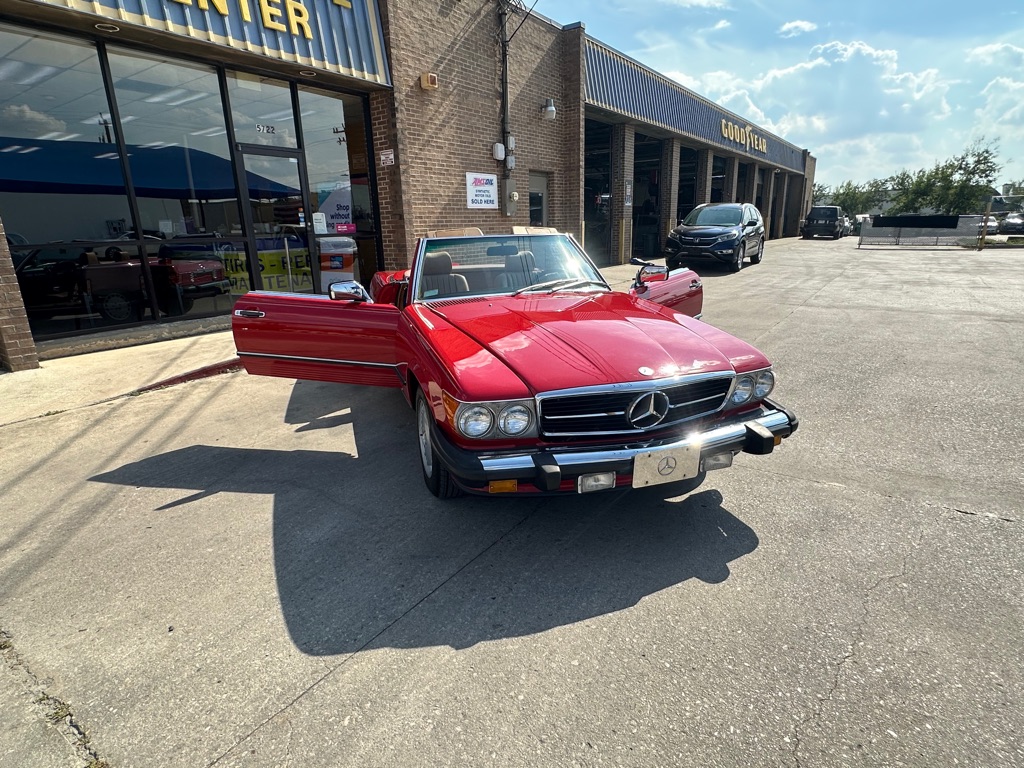 Photo 21 of this MERCEDES-BENZ 560
