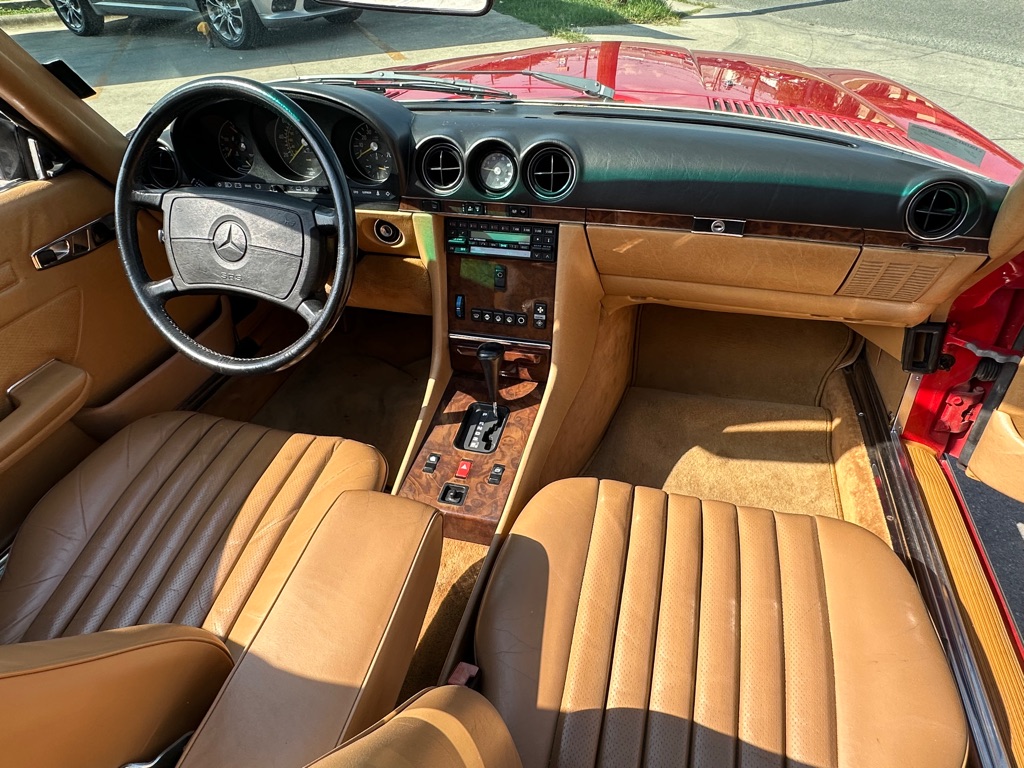 Photo 11 of this MERCEDES-BENZ 560