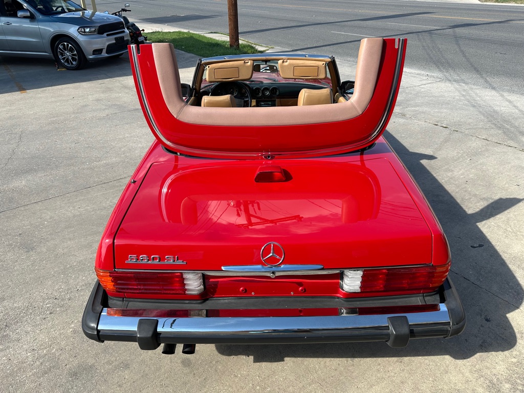 Photo 33 of this MERCEDES-BENZ 560