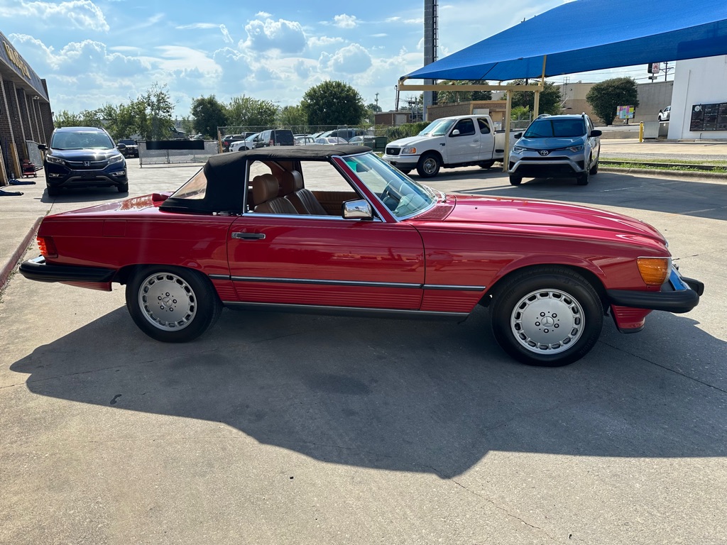 Photo 26 of this MERCEDES-BENZ 560