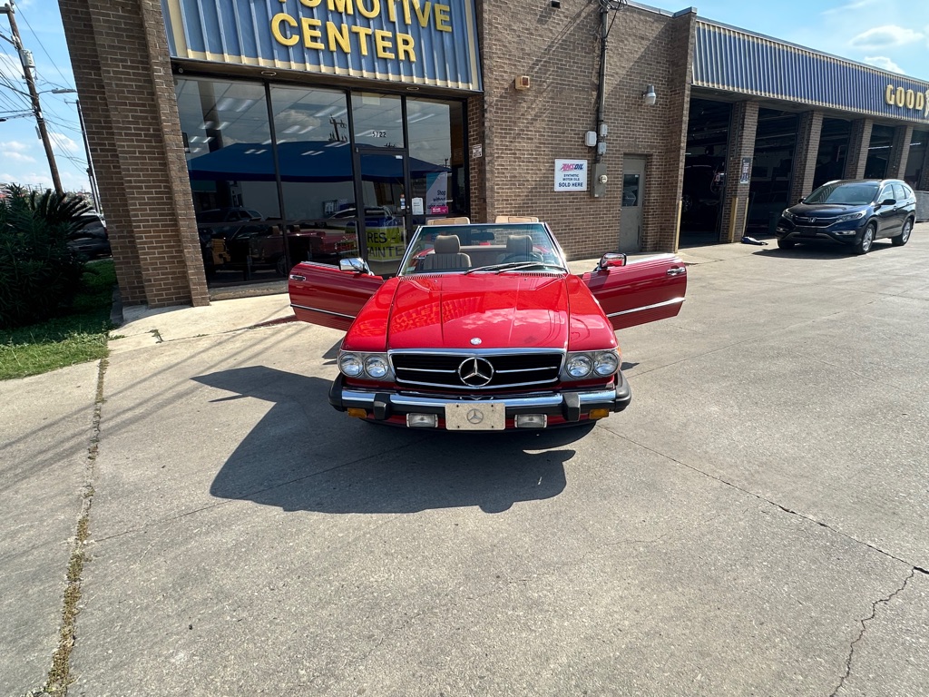 Photo 22 of this MERCEDES-BENZ 560