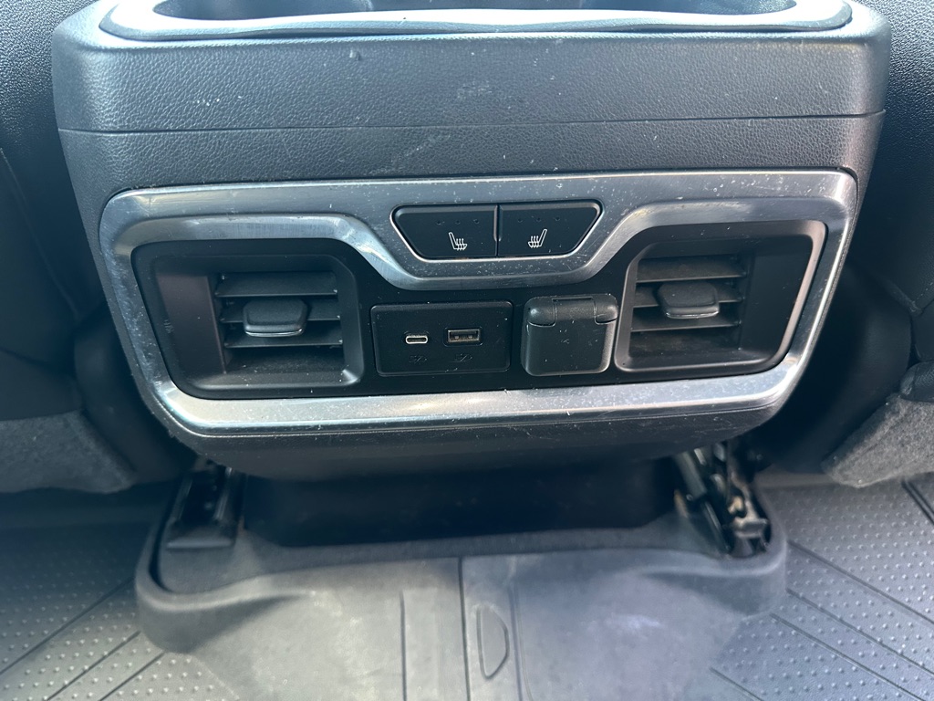 Photo 18 of this CHEVROLET SILVERADO 1500