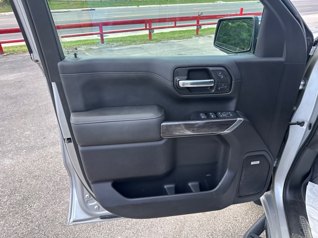 Photo 13 of this CHEVROLET SILVERADO 1500