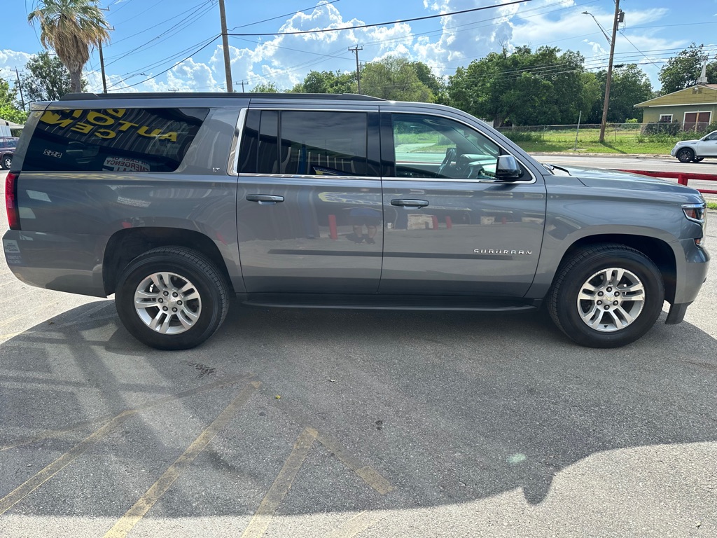 Photo 5 of this CHEVROLET SUBURBAN