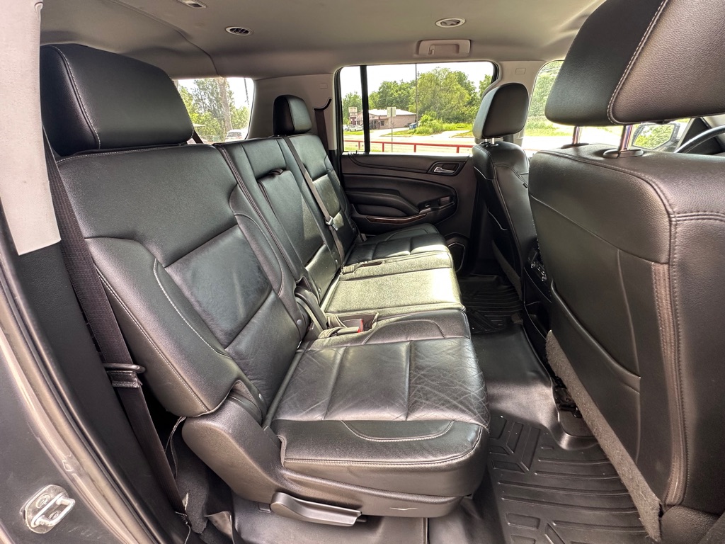 Photo 14 of this CHEVROLET SUBURBAN