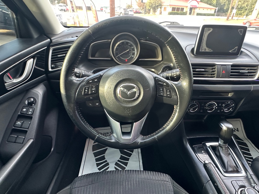 Photo 13 of this MAZDA 3