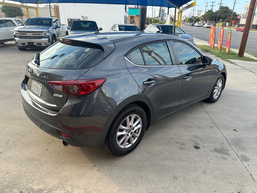 Photo 4 of this MAZDA 3