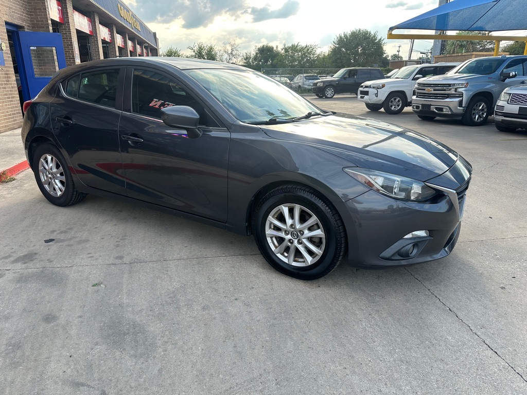 Photo 5 of this MAZDA 3