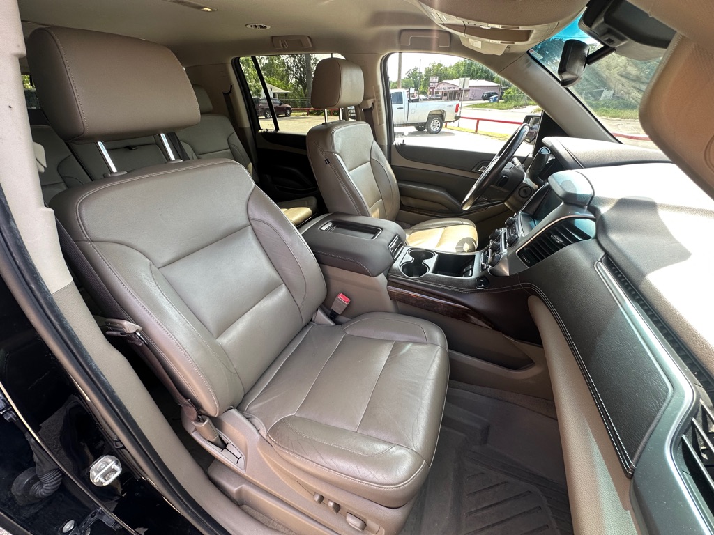 Photo 19 of this CHEVROLET SUBURBAN