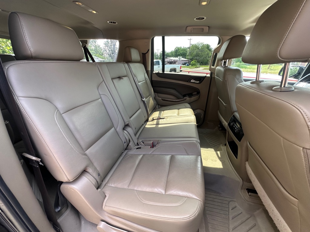 Photo 17 of this CHEVROLET SUBURBAN