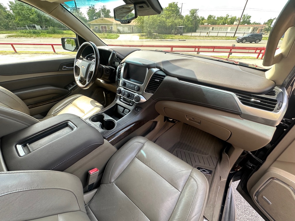 Photo 20 of this CHEVROLET SUBURBAN