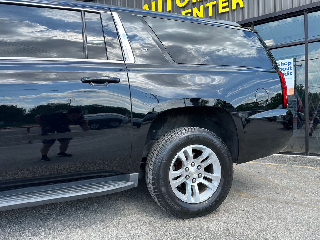 Photo 3 of this CHEVROLET SUBURBAN