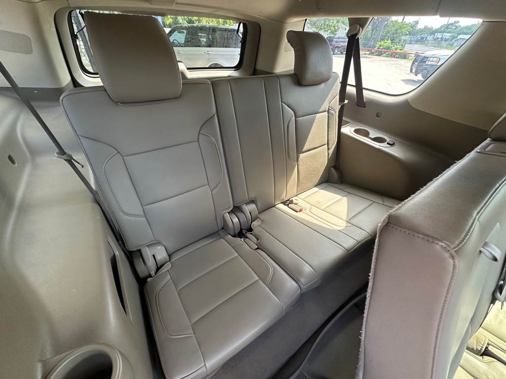 Photo 18 of this CHEVROLET SUBURBAN