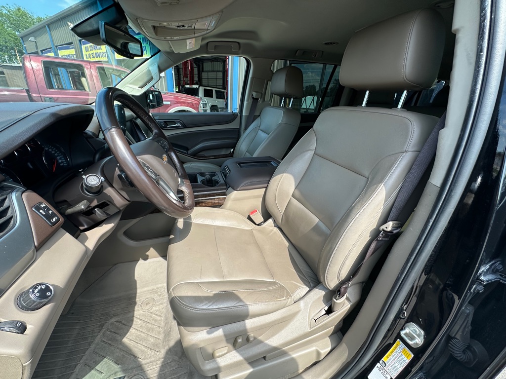 Photo 6 of this CHEVROLET SUBURBAN