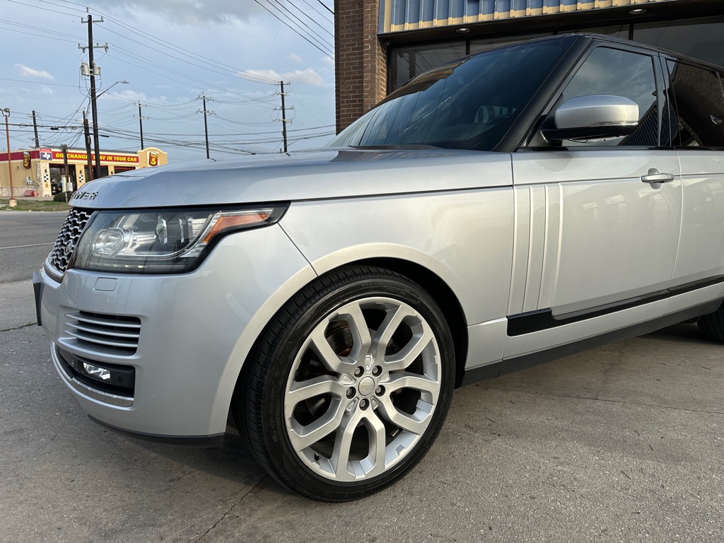 Photo 8 of this LAND ROVER RANGE ROVER