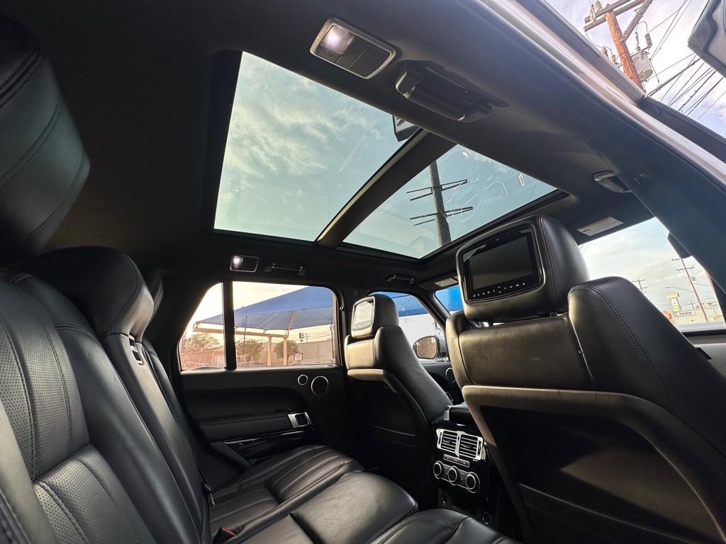 Photo 18 of this LAND ROVER RANGE ROVER