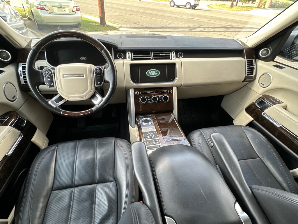 Photo 10 of this LAND ROVER RANGE ROVER