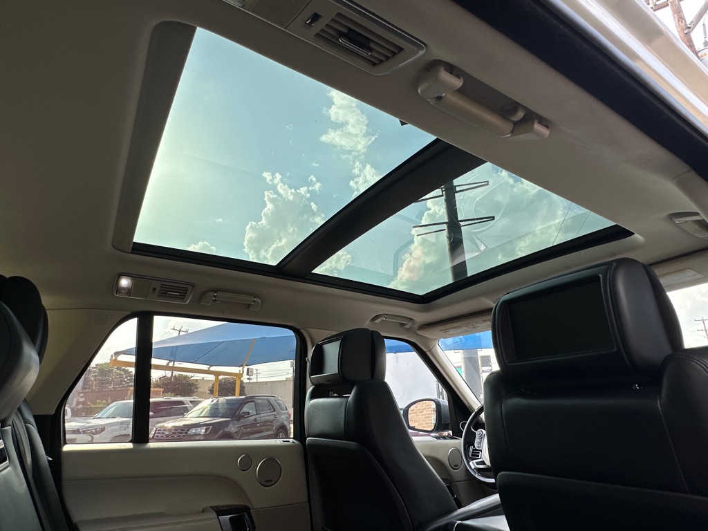 Photo 13 of this LAND ROVER RANGE ROVER
