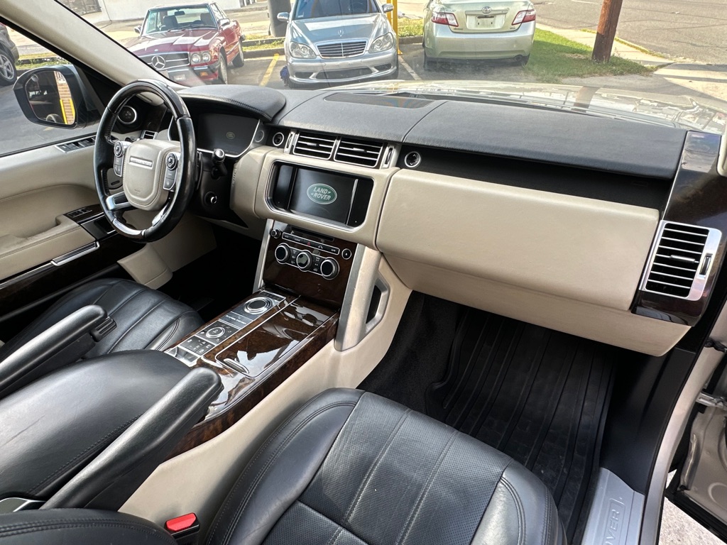 Photo 11 of this LAND ROVER RANGE ROVER