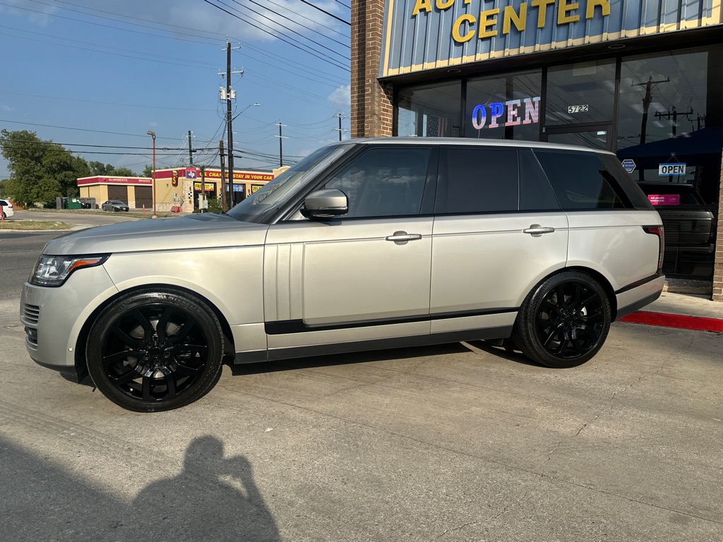 Photo 2 of this LAND ROVER RANGE ROVER