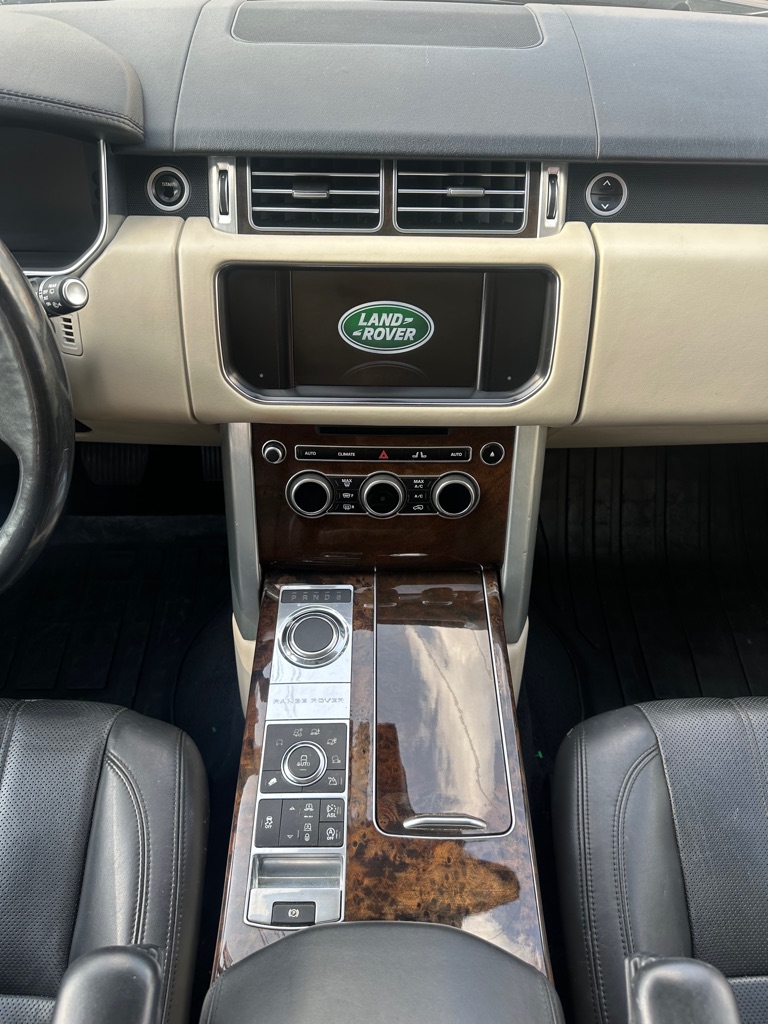 Photo 9 of this LAND ROVER RANGE ROVER