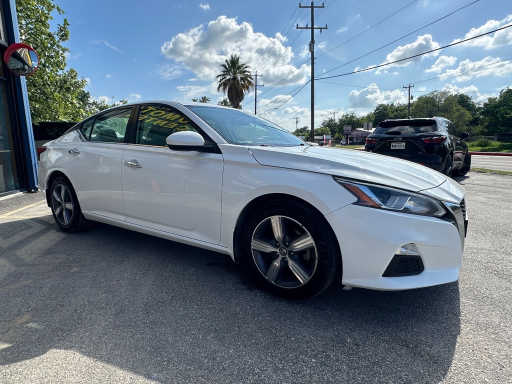 Photo 4 of this NISSAN ALTIMA