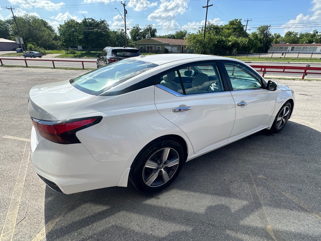 Photo 3 of this NISSAN ALTIMA