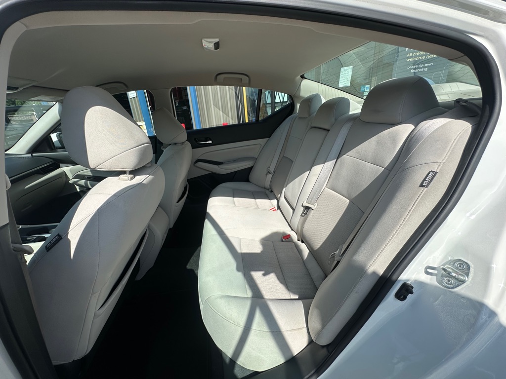 Photo 11 of this NISSAN ALTIMA