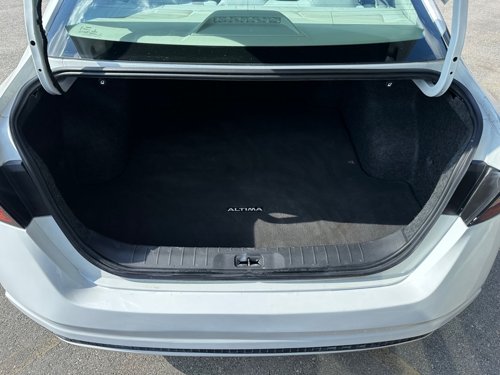 Photo 16 of this NISSAN ALTIMA