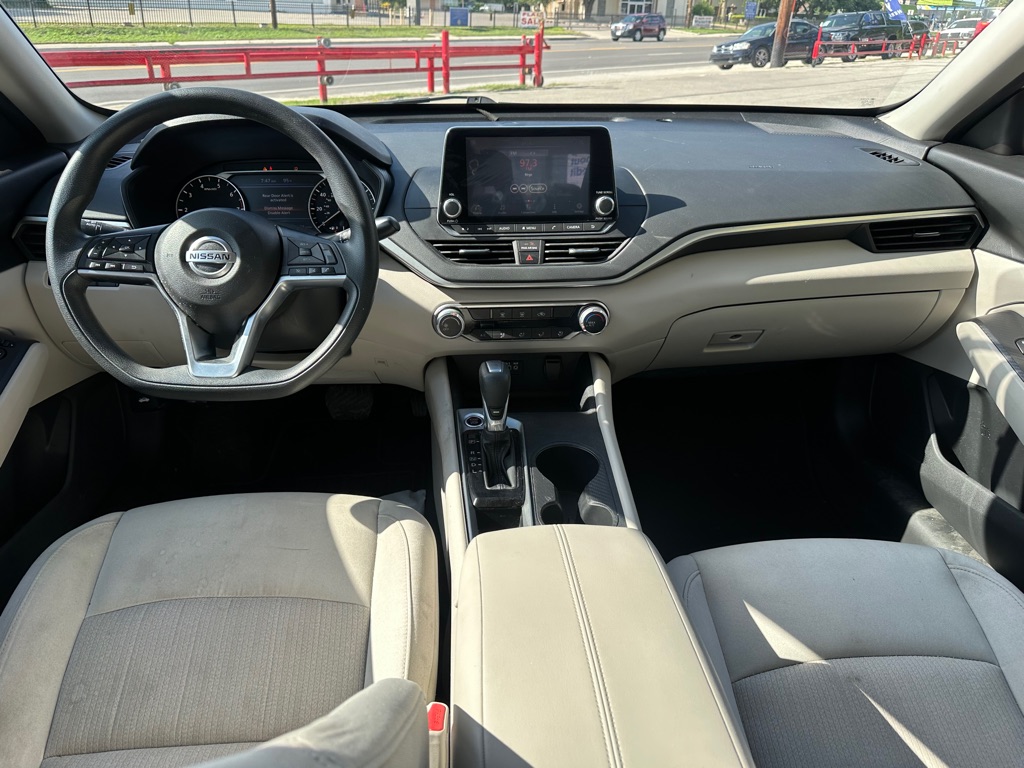 Photo 12 of this NISSAN ALTIMA