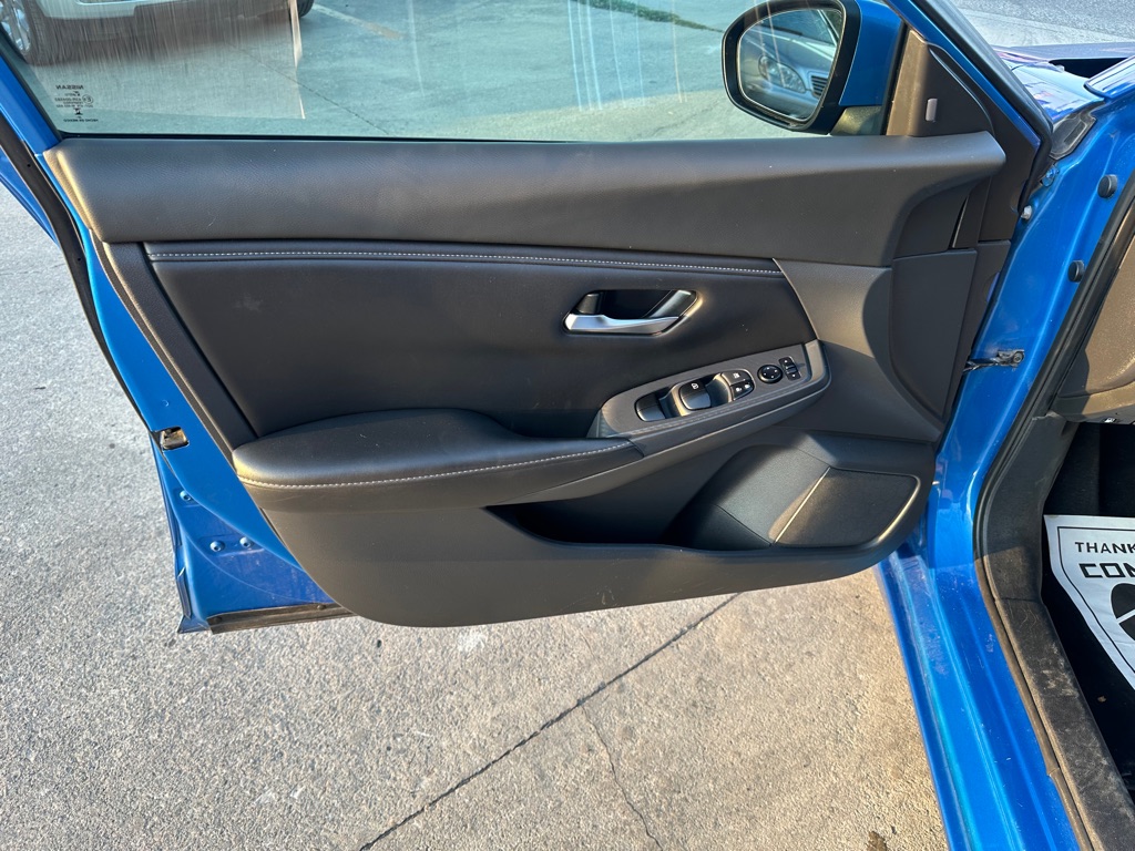 Photo 8 of this NISSAN SENTRA