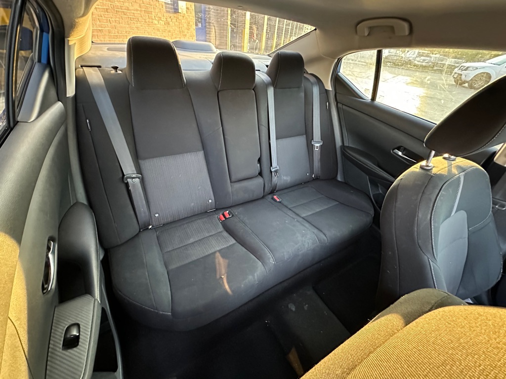 Photo 17 of this NISSAN SENTRA
