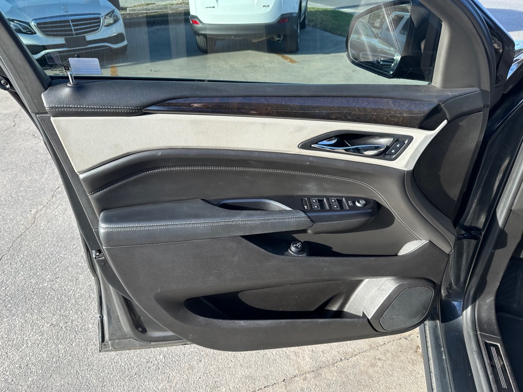 Photo 10 of this CADILLAC SRX