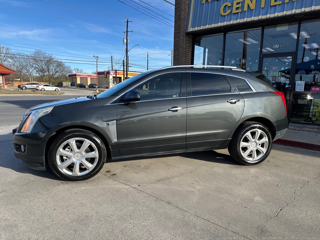Photo 2 of this CADILLAC SRX