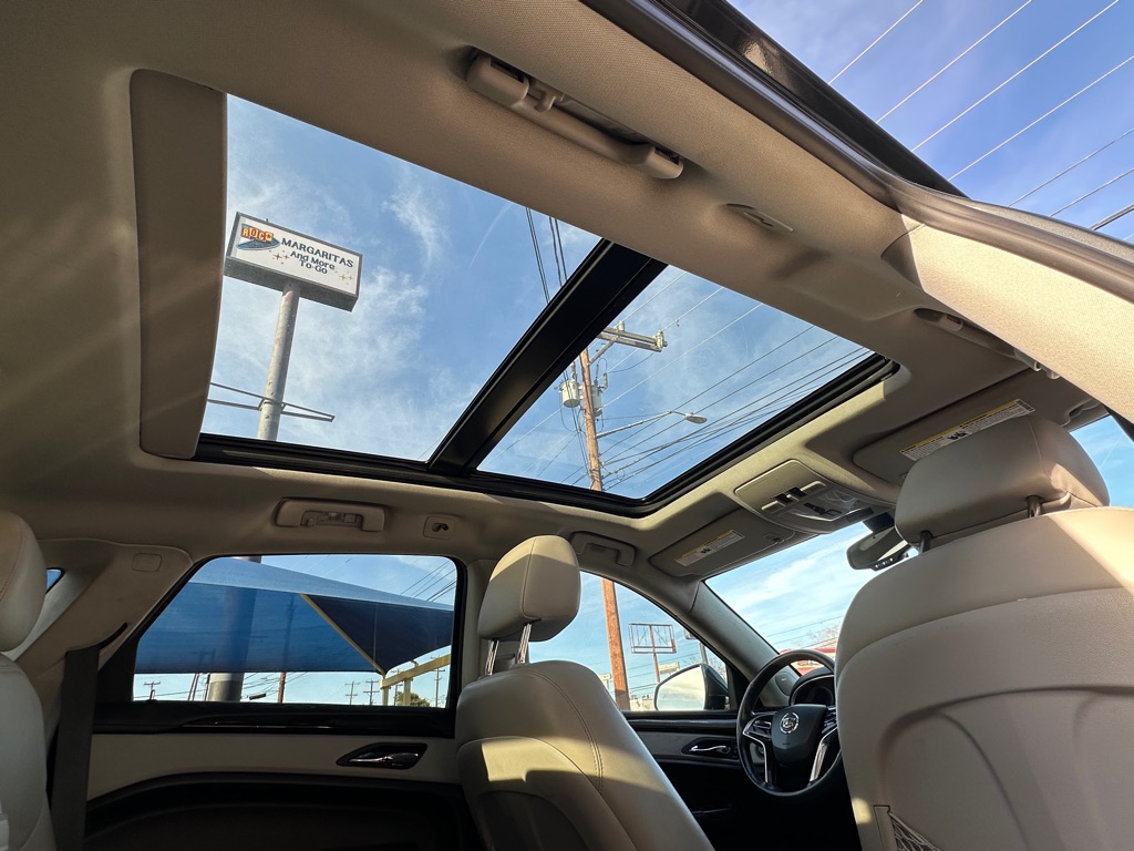 Photo 16 of this CADILLAC SRX